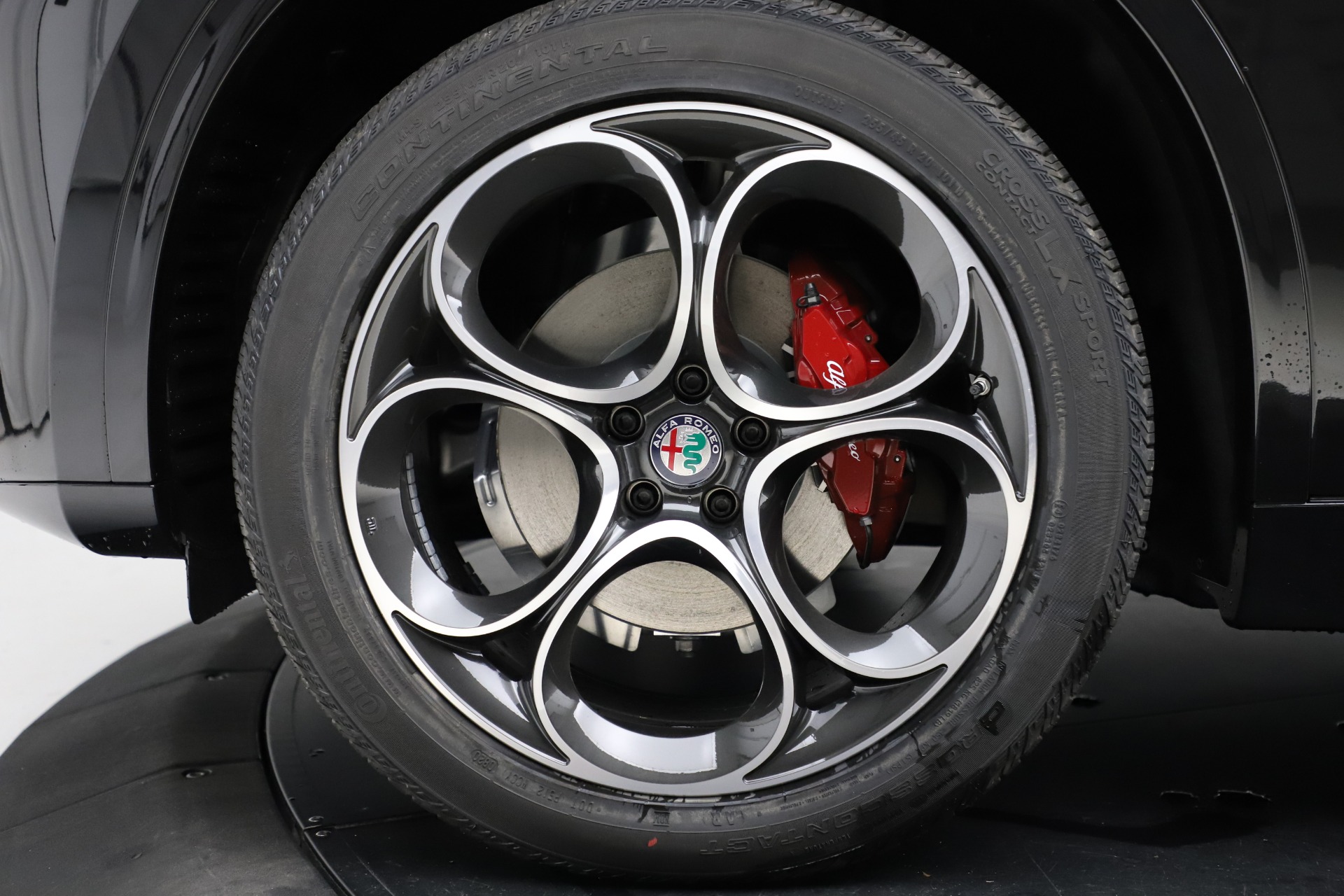 New-2020-Alfa-Romeo-Stelvio-Ti-Sport-Q4