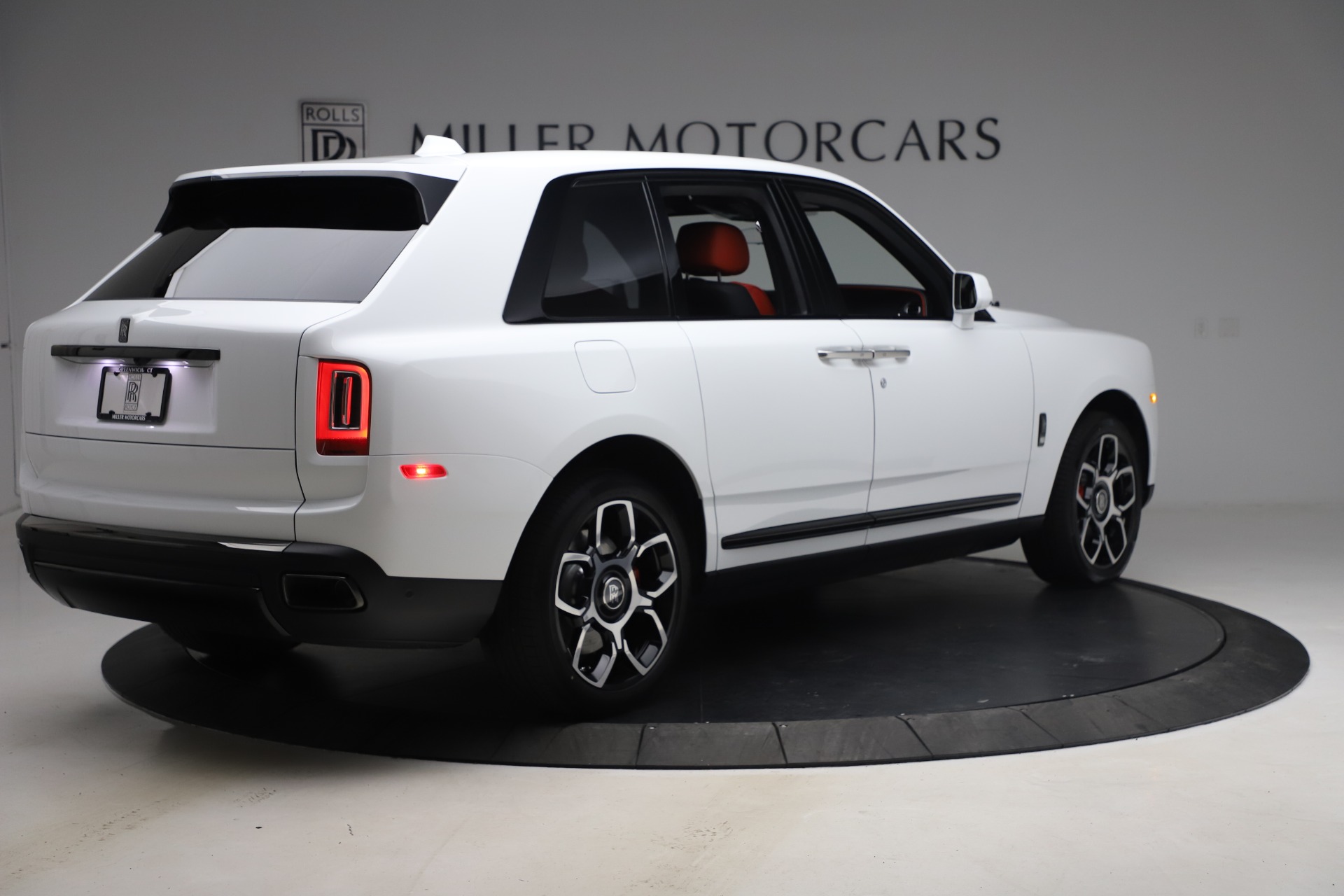 2021 Rolls-Royce Cullinan vs. 2021 Bentley Bentayga