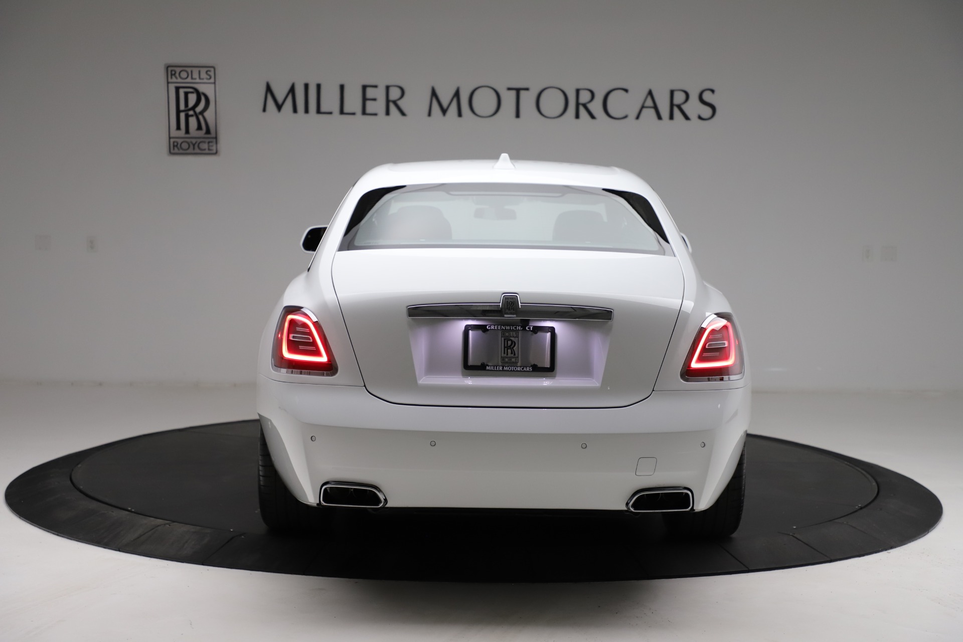 Rolls Royce Ghost Photos  Ghost Interior and Exterior Photos Ghost  Features