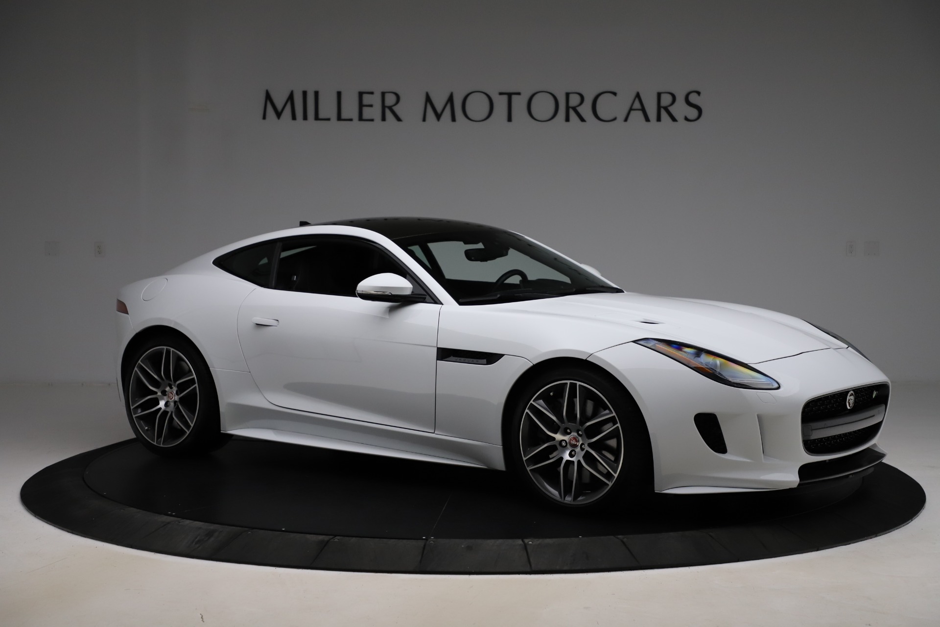 Used-2016-Jaguar-F-TYPE-R
