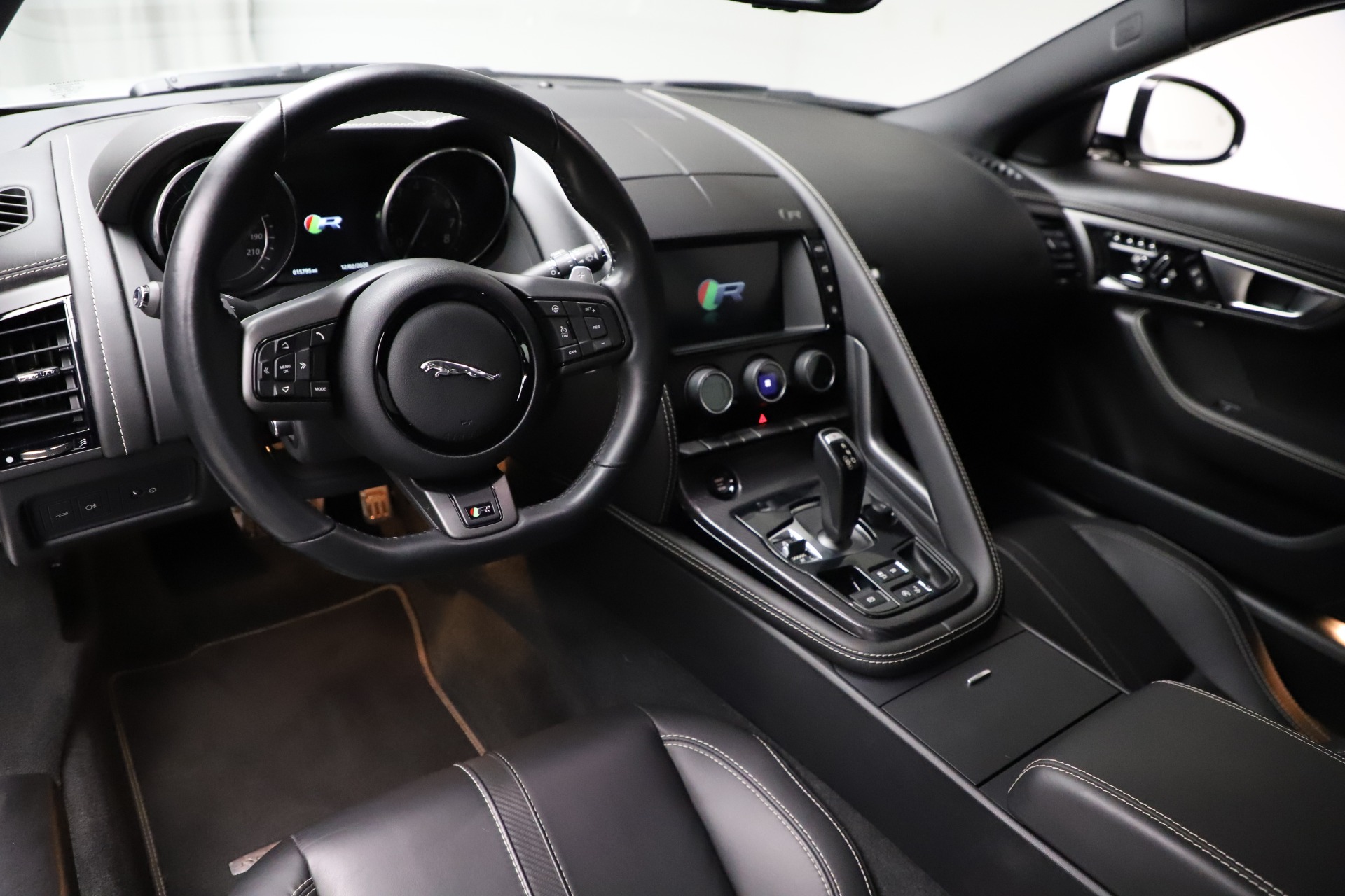 Used-2016-Jaguar-F-TYPE-R