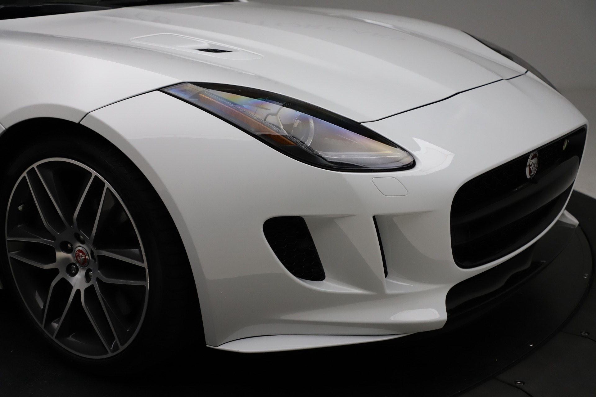 Used-2016-Jaguar-F-TYPE-R