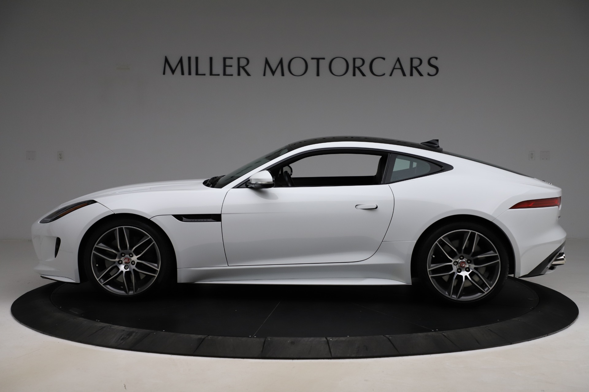 Used-2016-Jaguar-F-TYPE-R