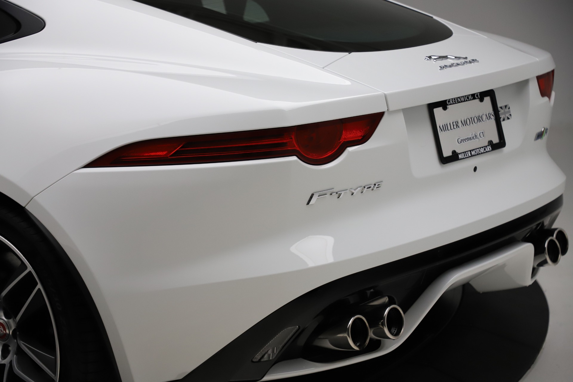 Used-2016-Jaguar-F-TYPE-R