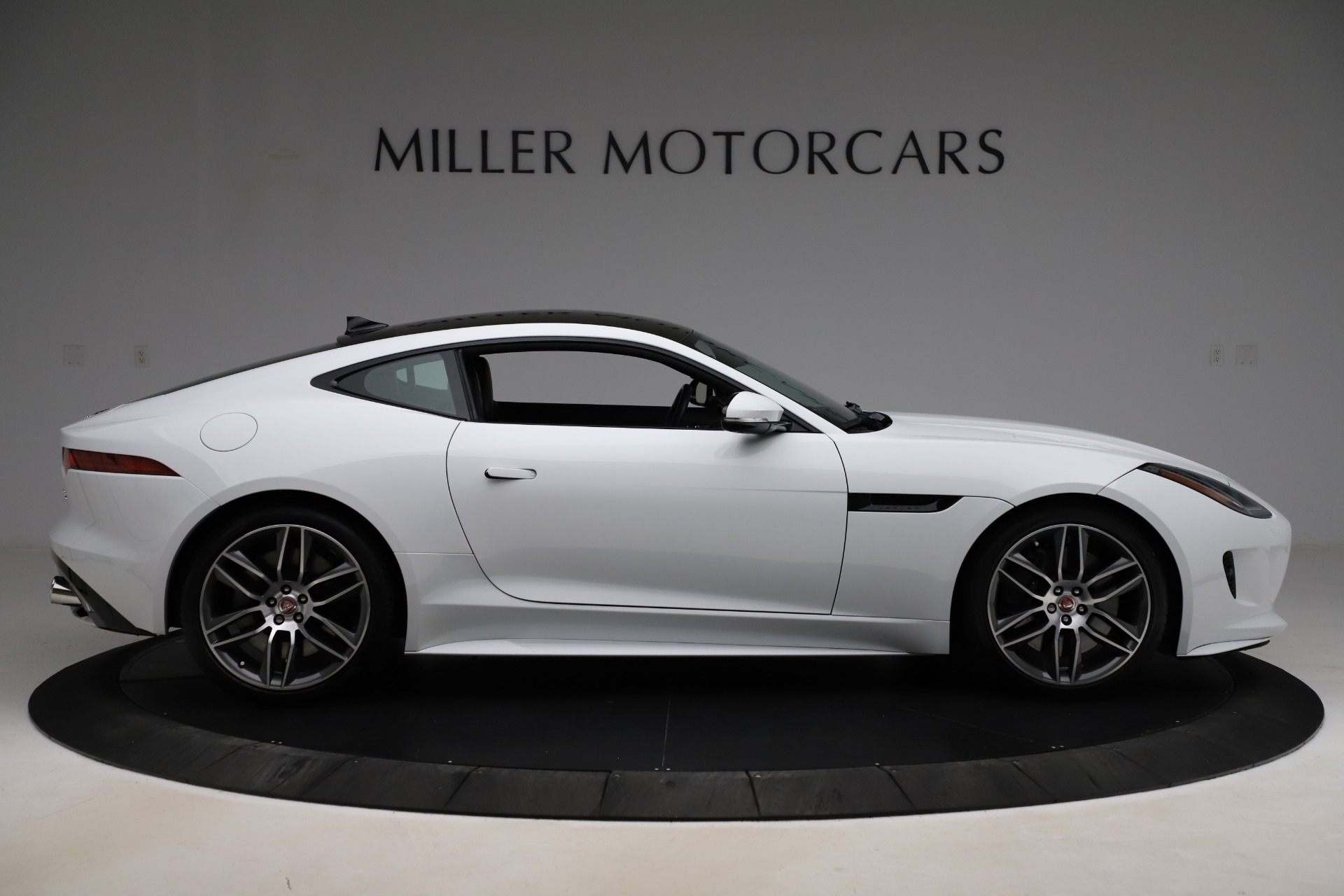 Used-2016-Jaguar-F-TYPE-R
