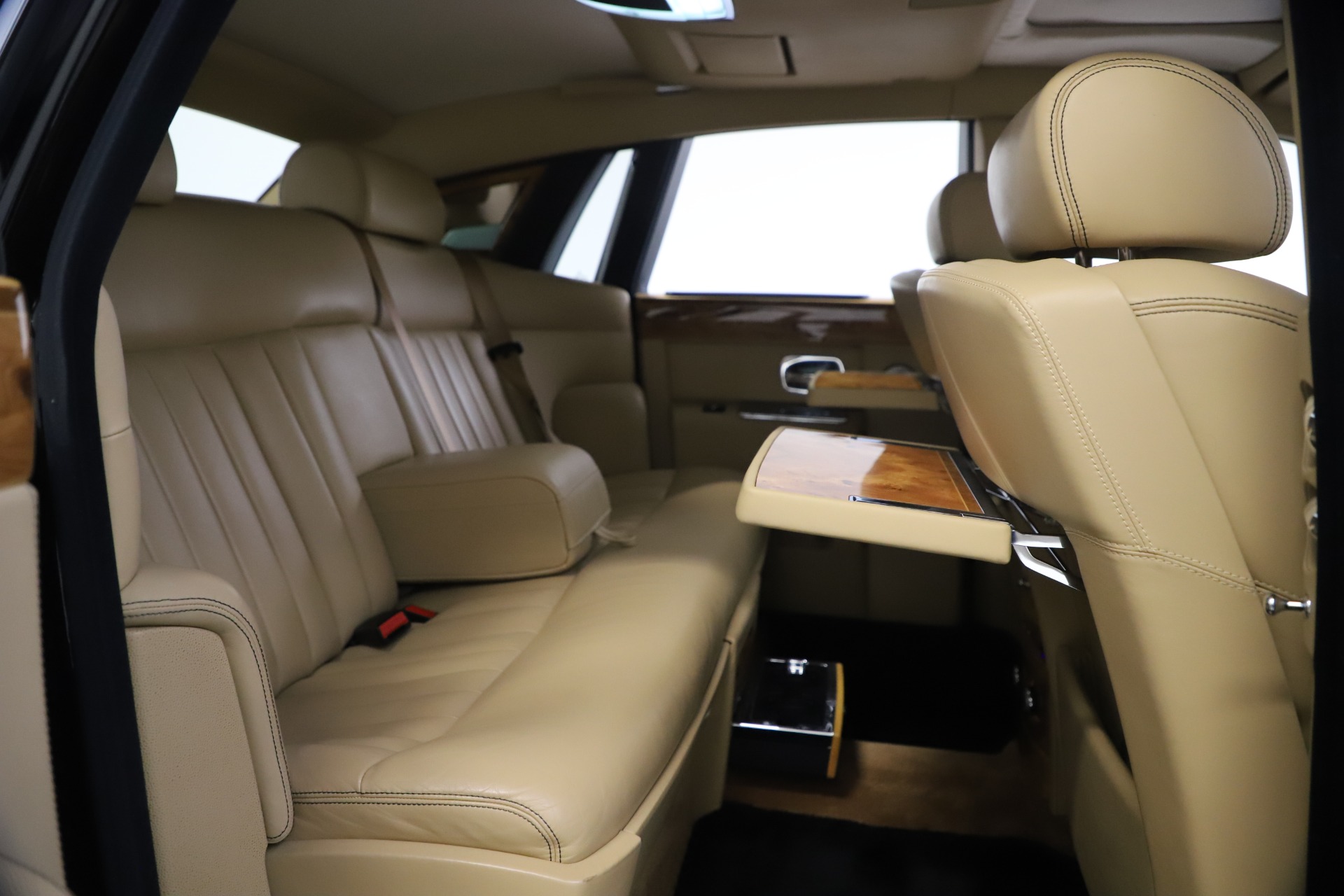 RollsRoyce Phantom VII Extended Wheelbase 675 i V12 48V 460 Hp ED 2003  2004 2005 2006 2007 2008 2009 2010 2011 2012  thông số kỹ thuật  đánh giá và giá lăn bánh mới nhất  XEZii