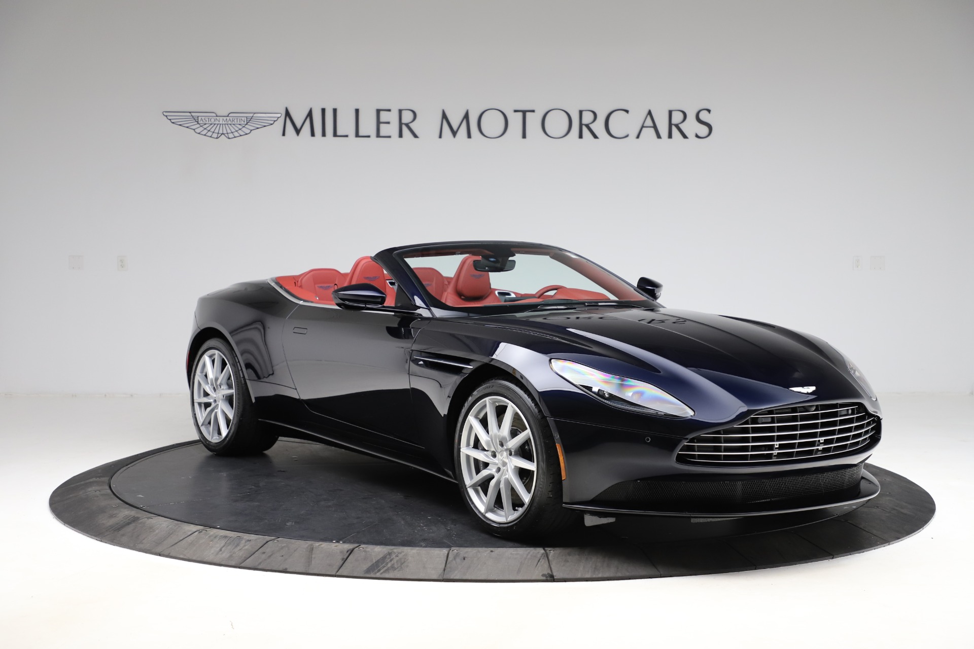 2021 aston martin db11 volante 2021 aston martin db11 volante
