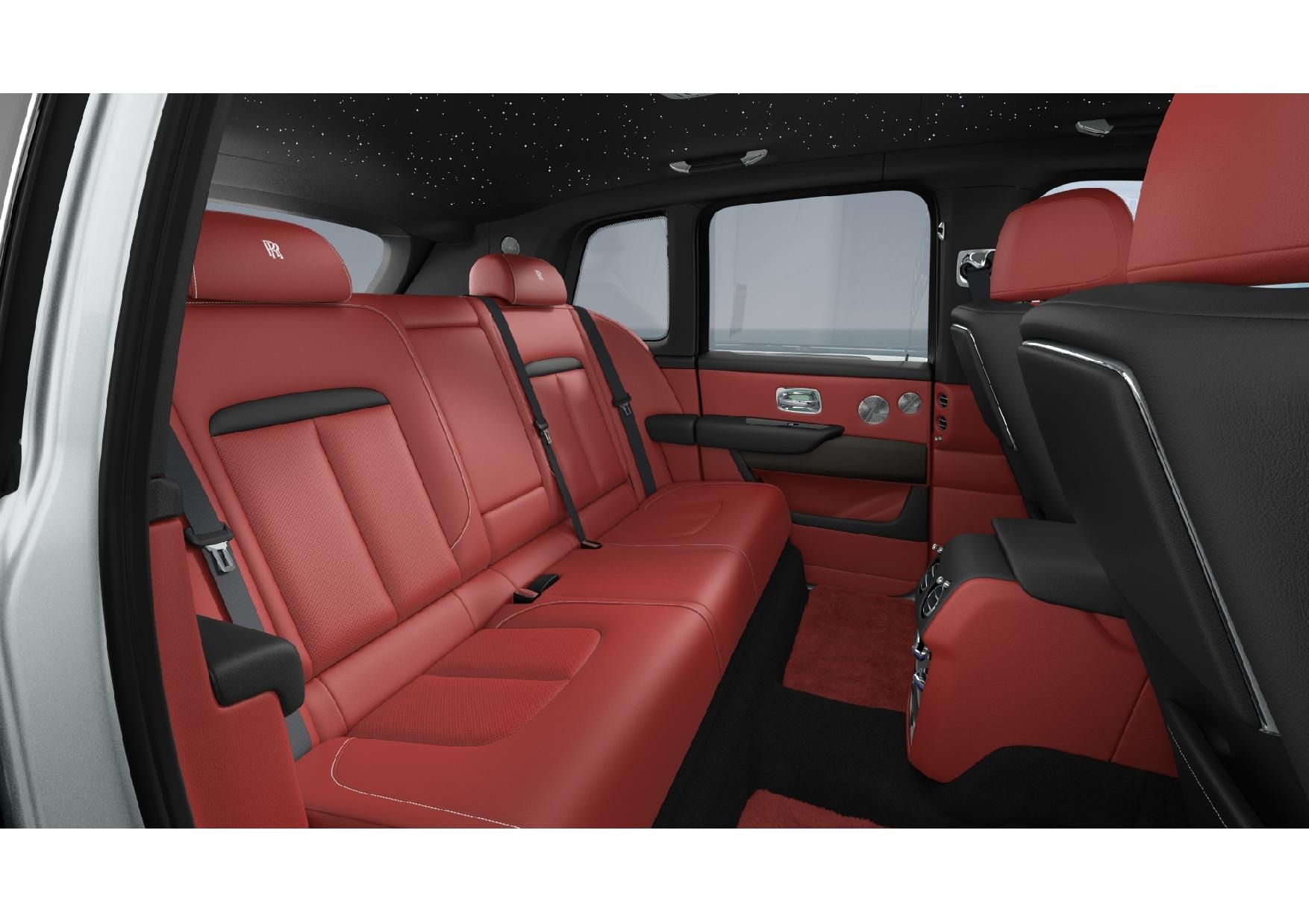 Rolls Royce Cullinan салон