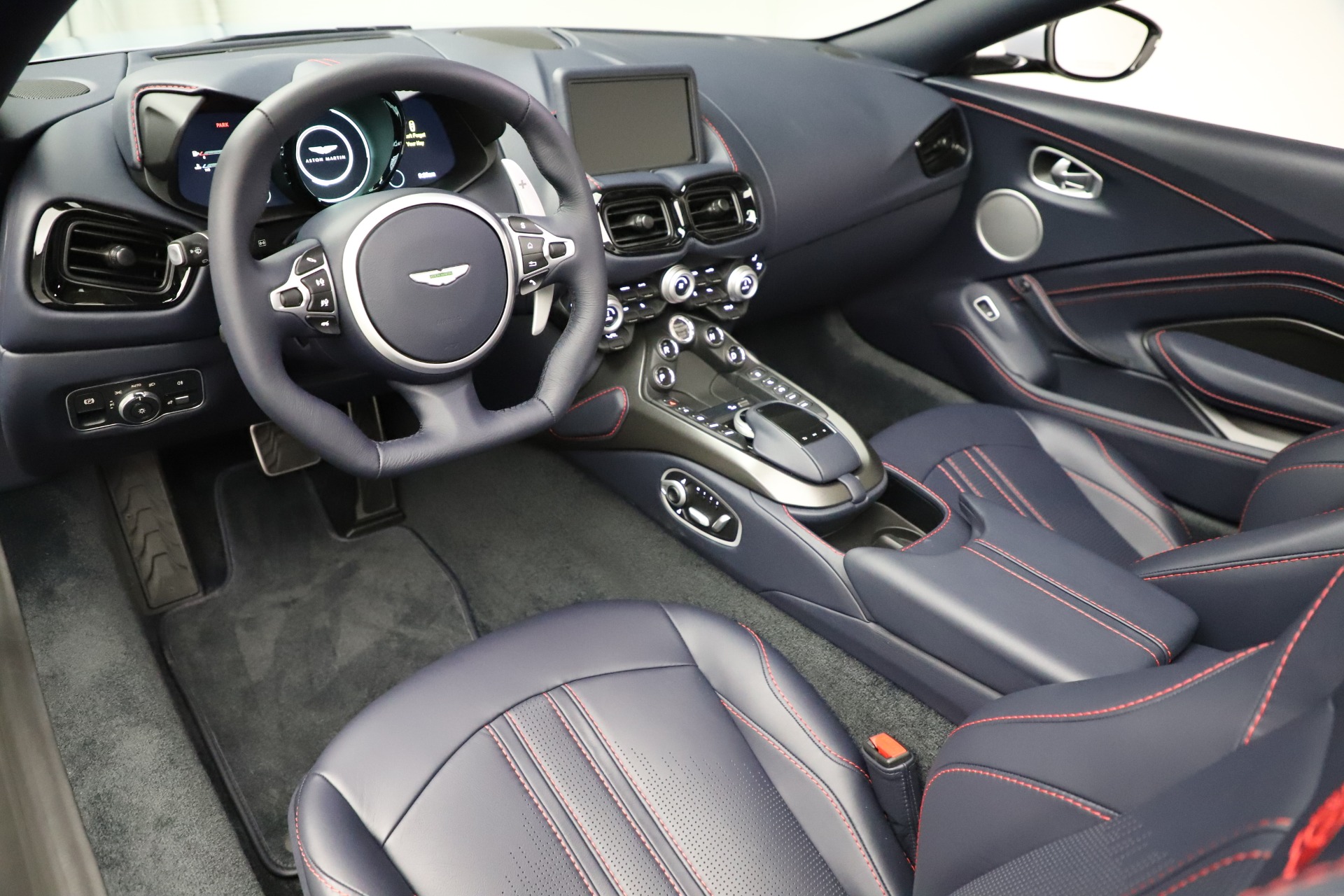 New-2021-Aston-Martin-Vantage-Roadster