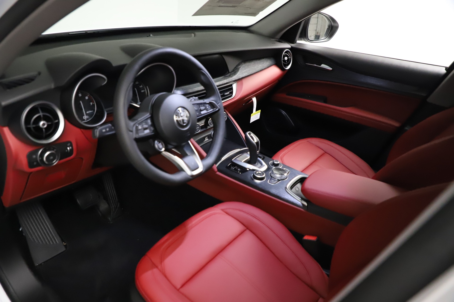 New-2021-Alfa-Romeo-Stelvio-Q4