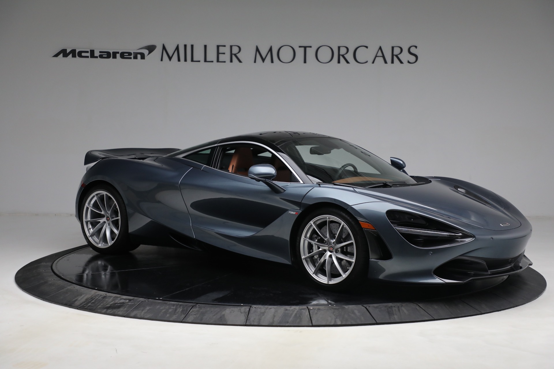 Used-2018-McLaren-720S-Luxury