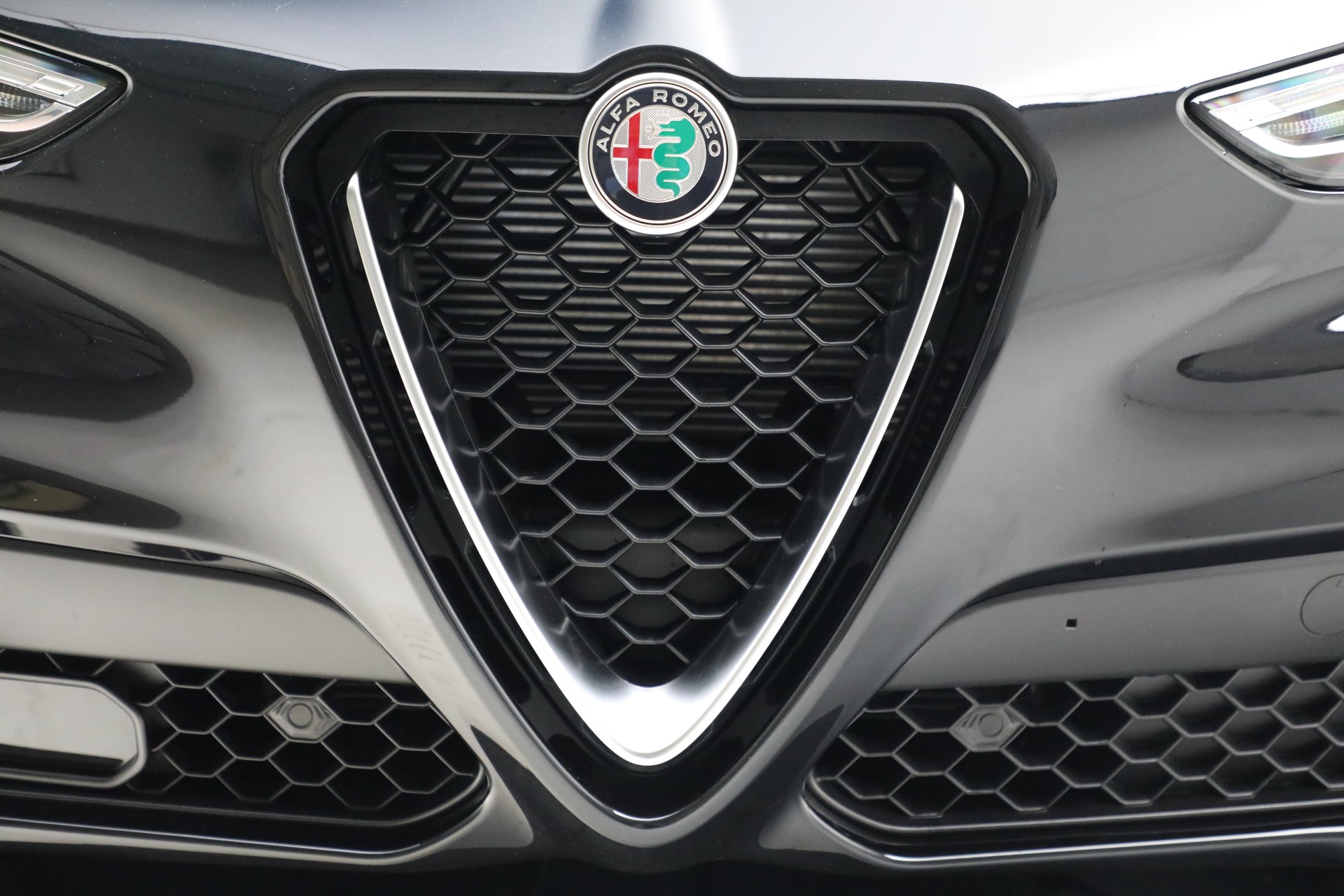 New-2022-Alfa-Romeo-Stelvio-Ti