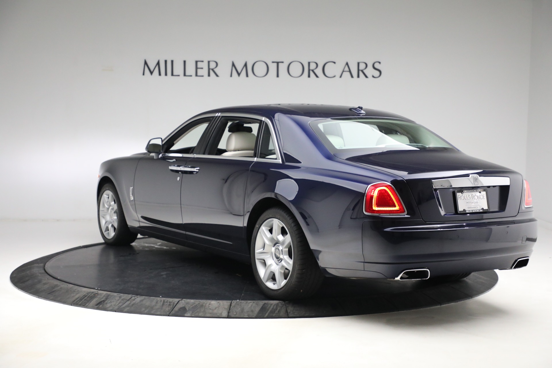 Custom 2012 Rolls Royce Ghost  Images Mods Photos Upgrades  CARiDcom  Gallery