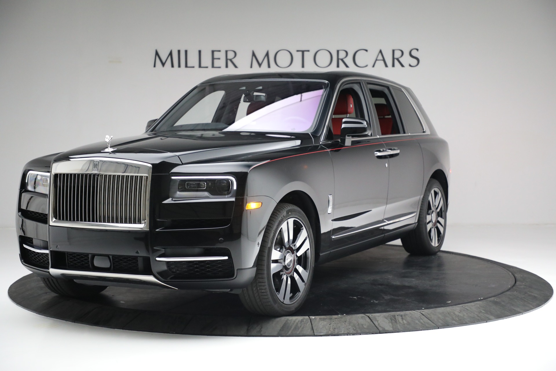 2022 Rolls-Royce Cullinan Review, Pricing, and Specs