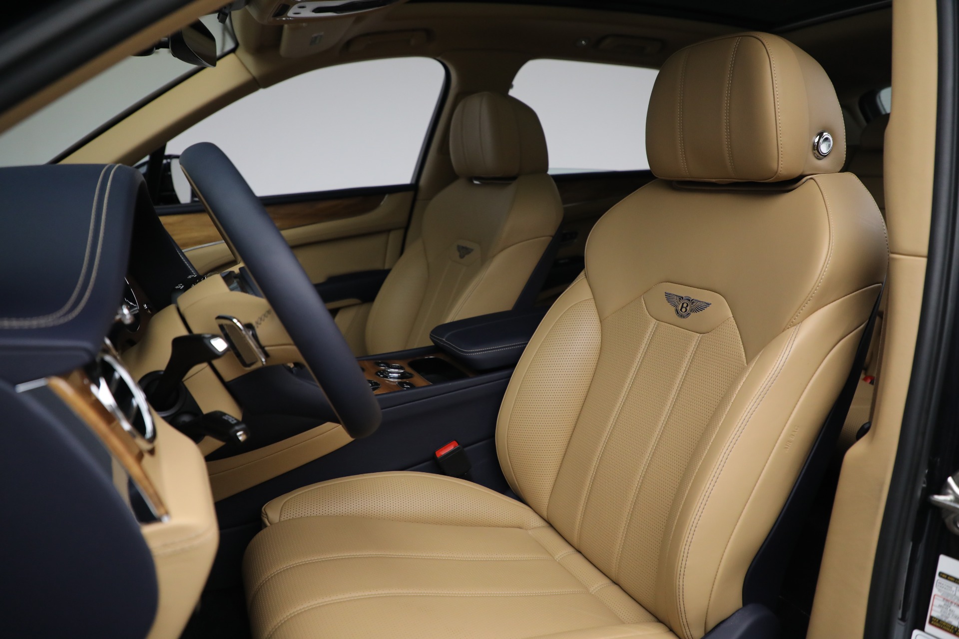 Used-2021-Bentley-Bentayga-V8
