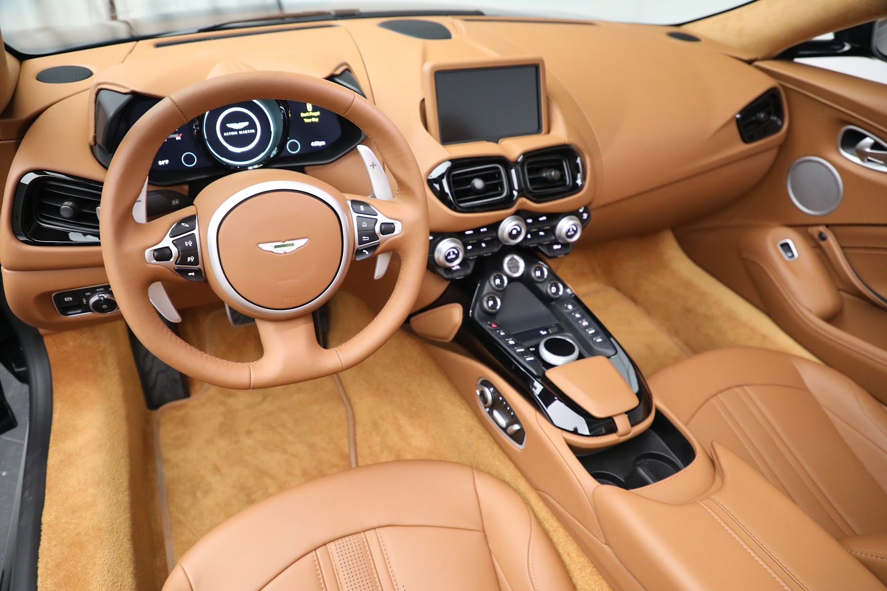New-2022-Aston-Martin-Vantage-Roadster