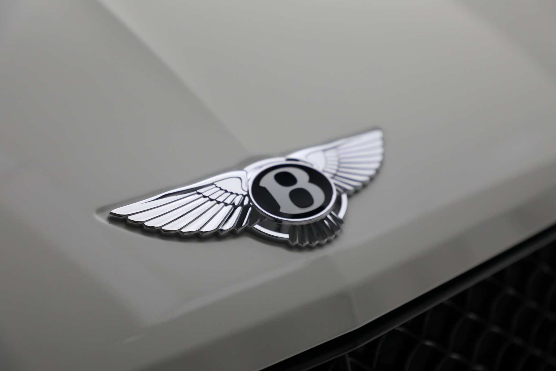 New-2022-Bentley-Bentayga-V8