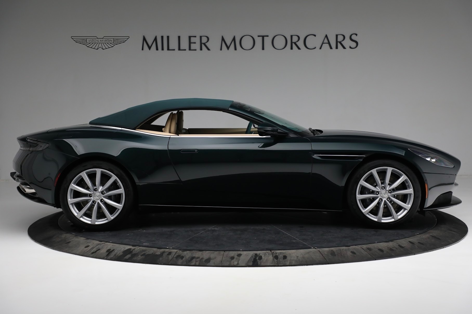 New-2022-Aston-Martin-DB11-Volante
