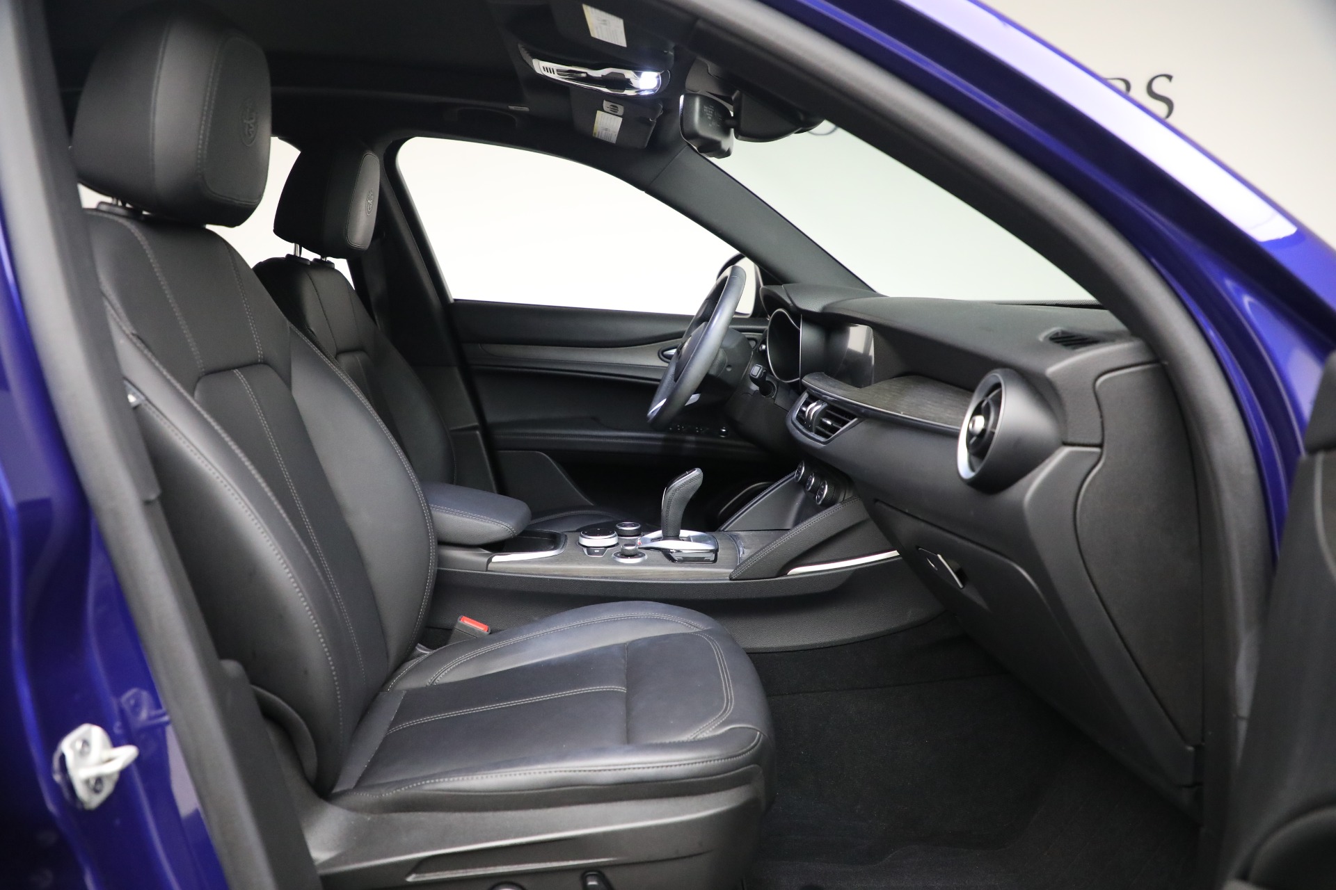 2022 Alfa Romeo Stelvio Ti photo 15