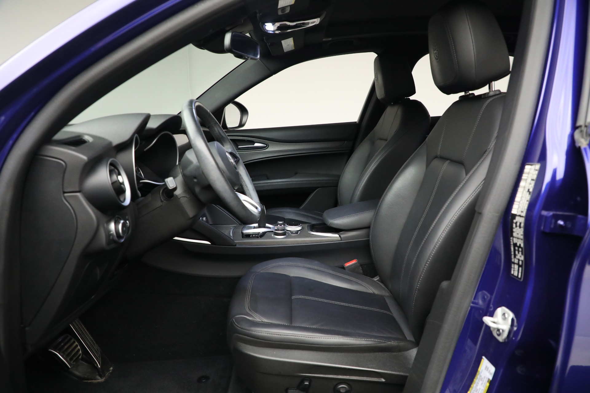 2022 Alfa Romeo Stelvio Ti photo 16