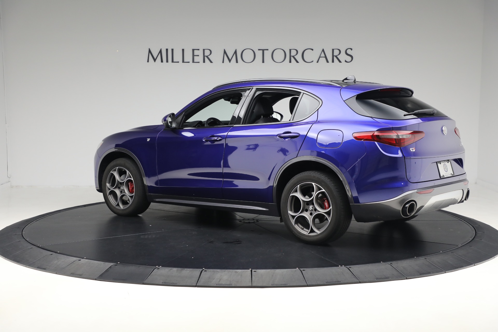 2022 Alfa Romeo Stelvio Ti photo 4