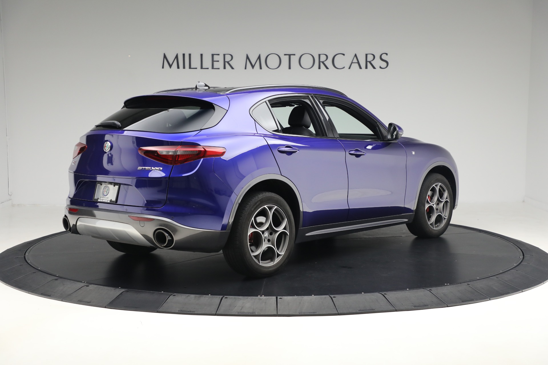 2022 Alfa Romeo Stelvio Ti photo 7