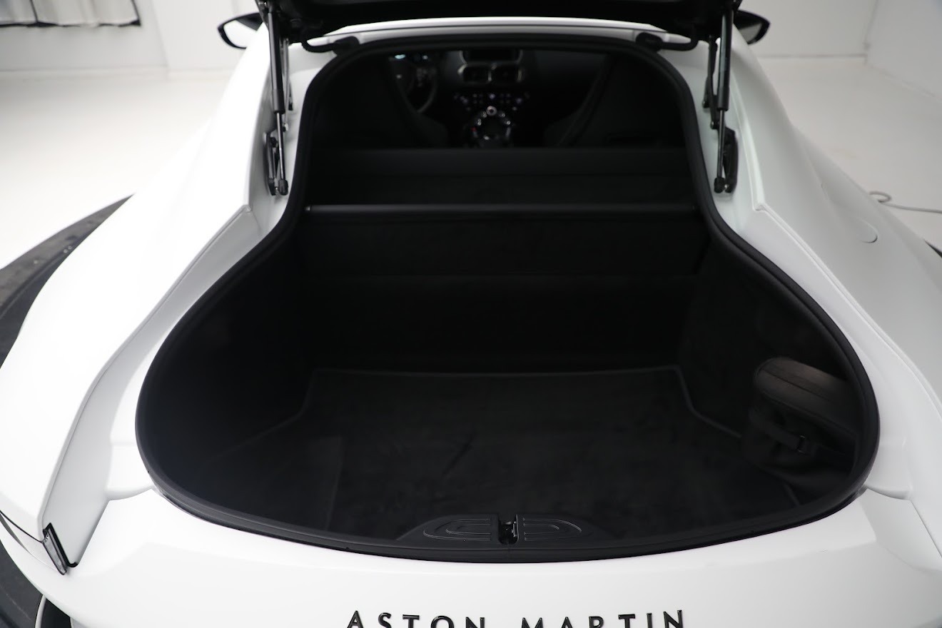 New-2022-Aston-Martin-Vantage--