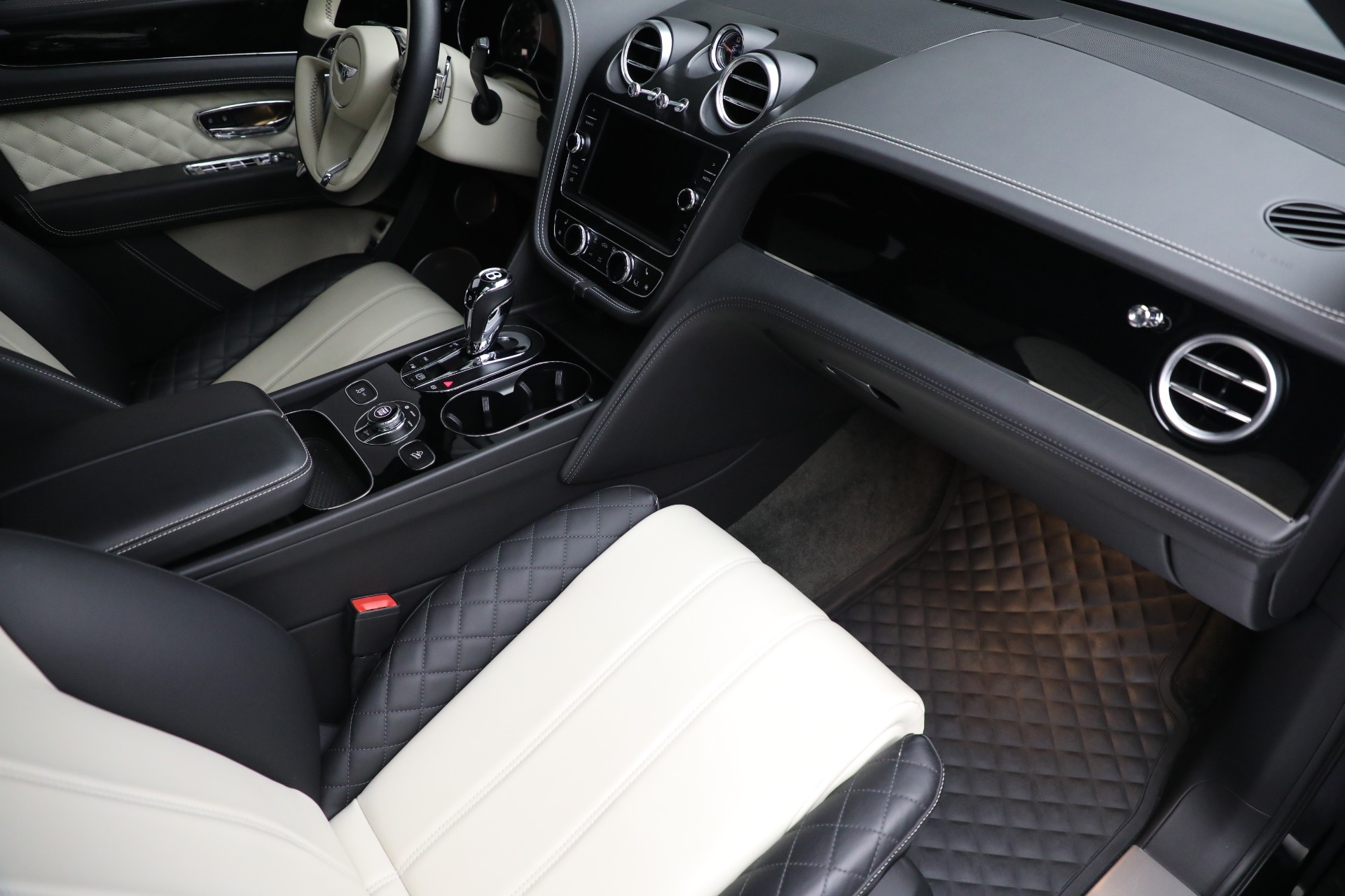 Pre-Owned 2018 Bentley Bentayga Black Edition For Sale