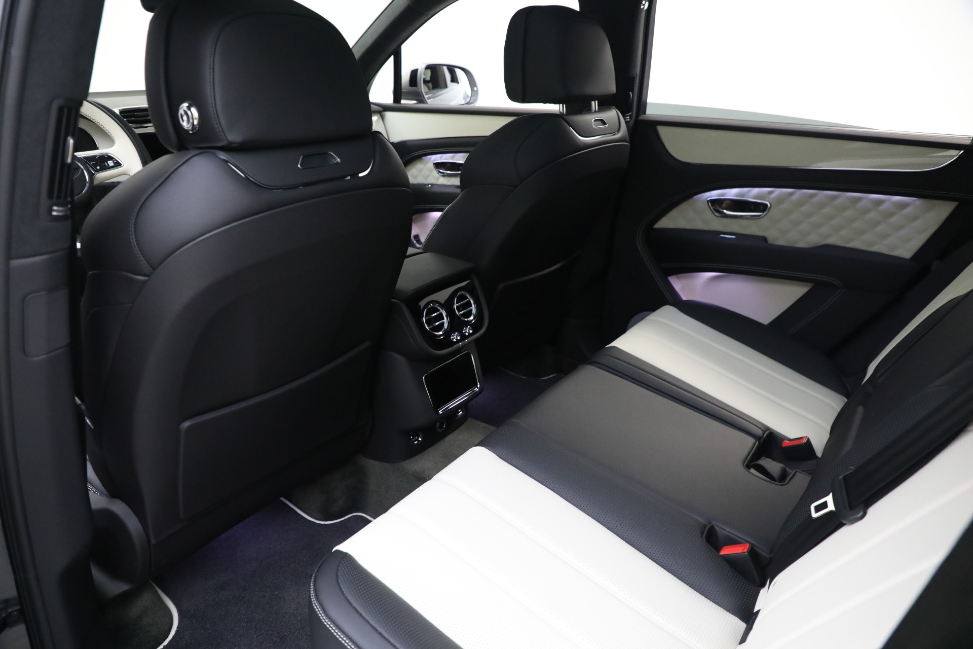 New-2023-Bentley-Bentayga-V8-Azure