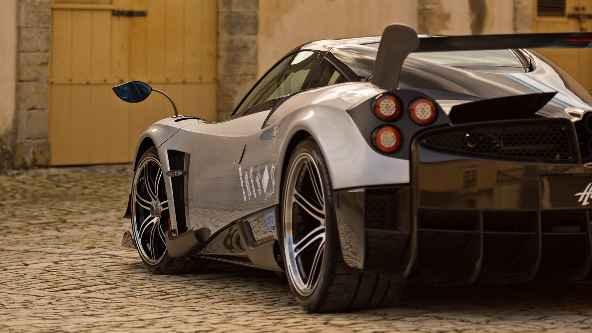 Pagani Huayra РѕР±РѕРё