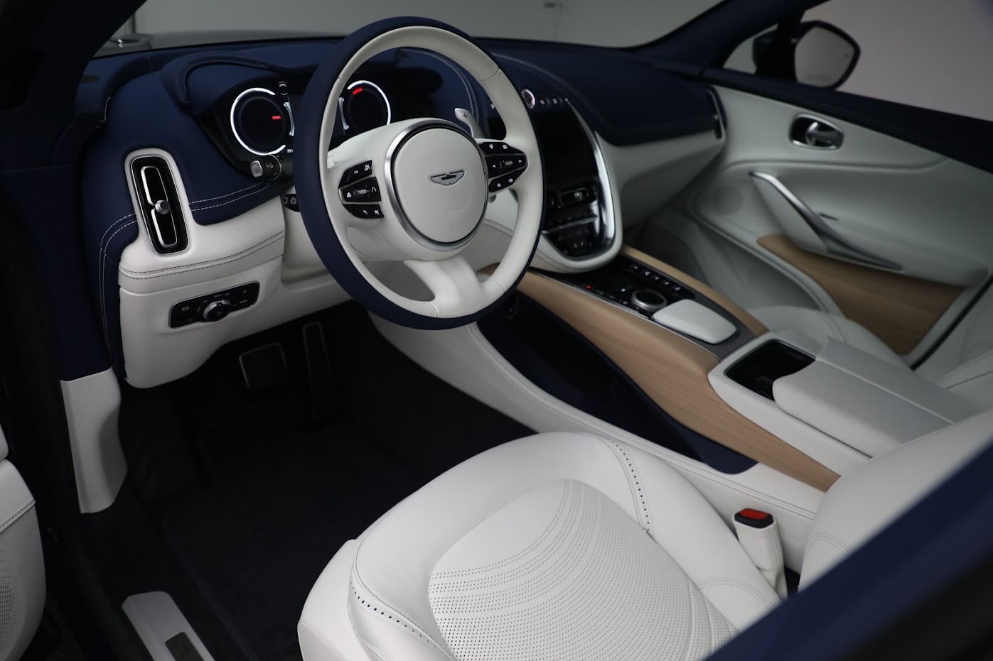 New 2024 Aston Martin DBX For Sale (250,886) Miller Motorcars Stock