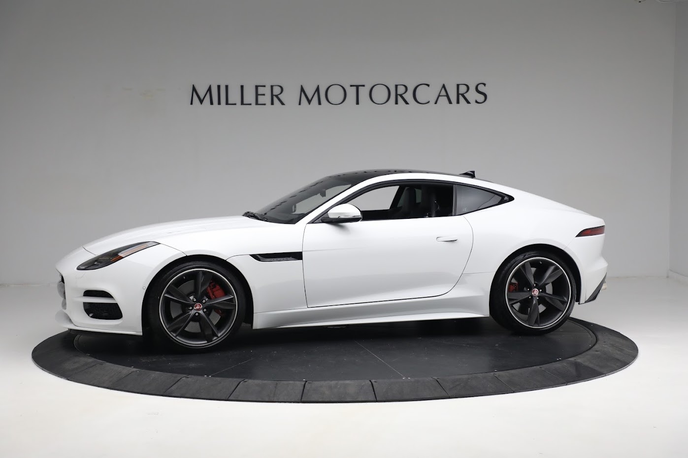 Used-2018-Jaguar-F-TYPE-R