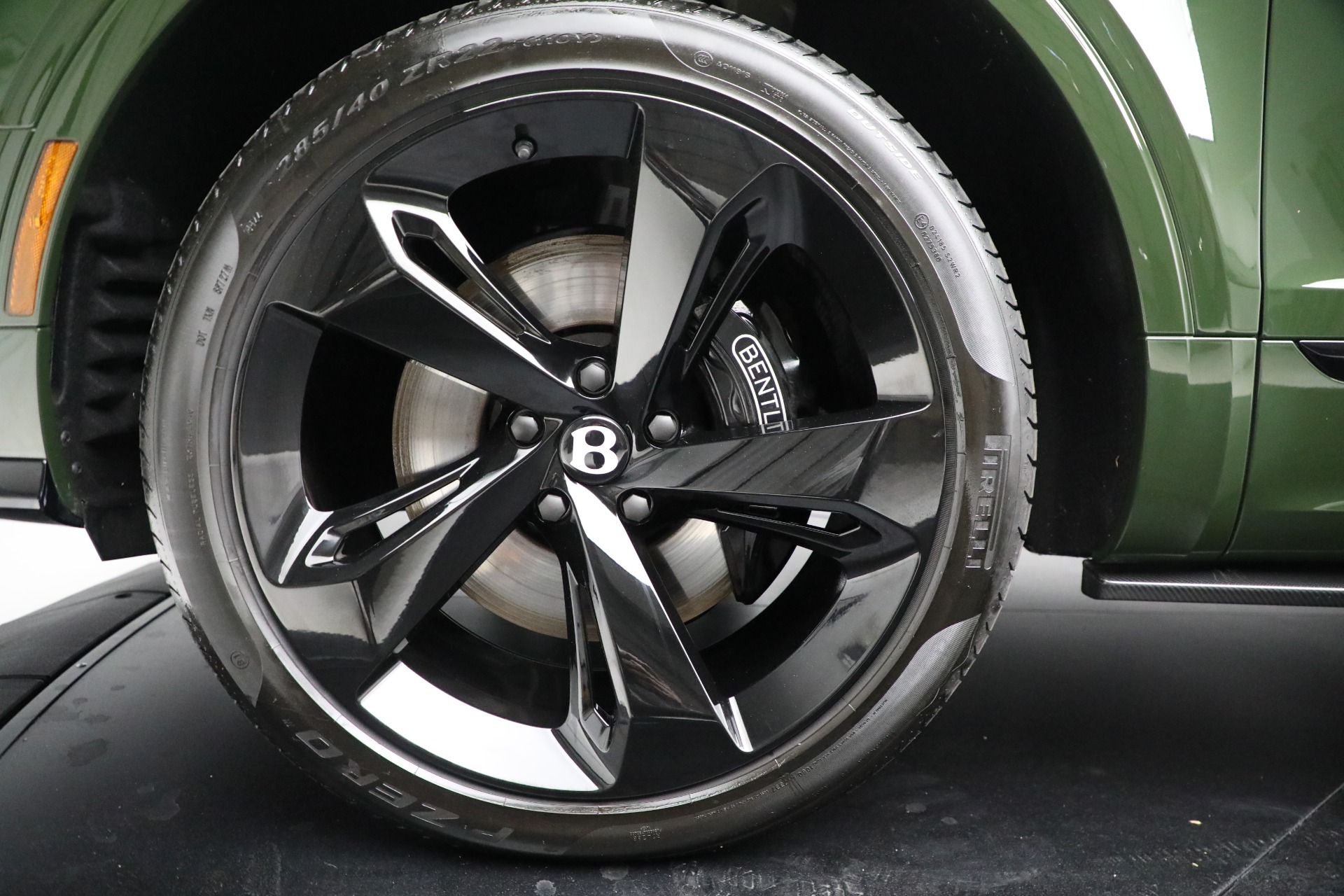 2023 Bentley Bentayga EWB Azure V8 photo 11