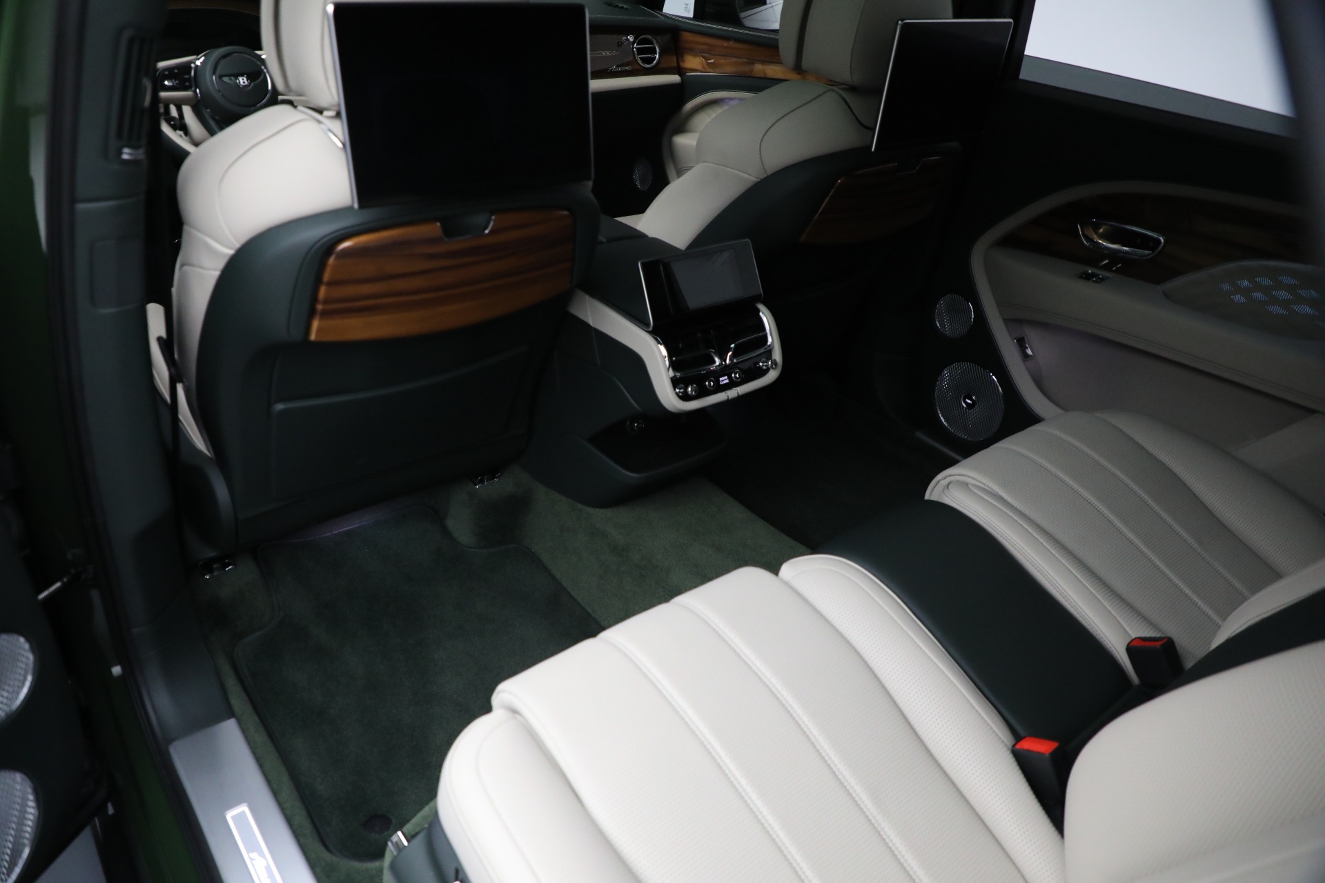 2023 Bentley Bentayga EWB Azure V8 photo 19