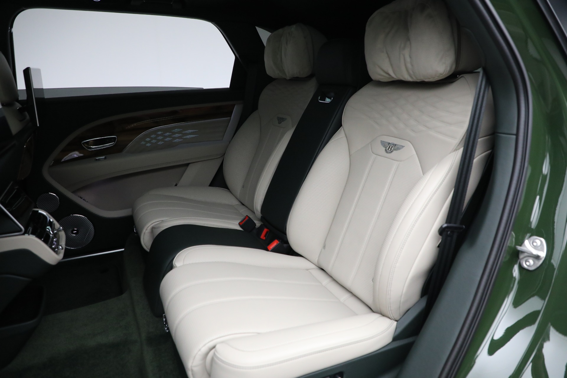 2023 Bentley Bentayga EWB Azure V8 photo 21