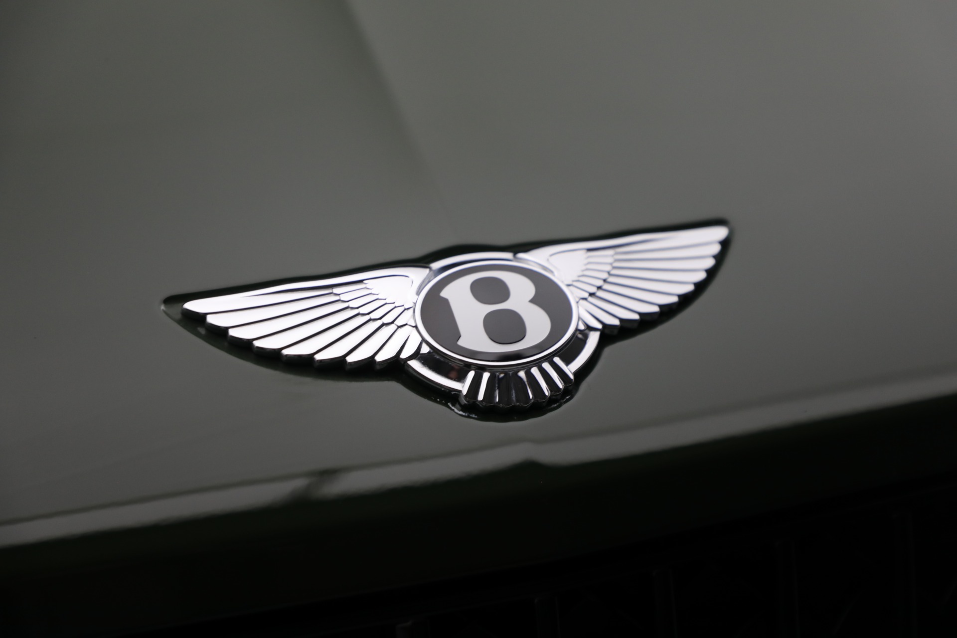 2023 Bentley Bentayga EWB Azure V8 photo 9