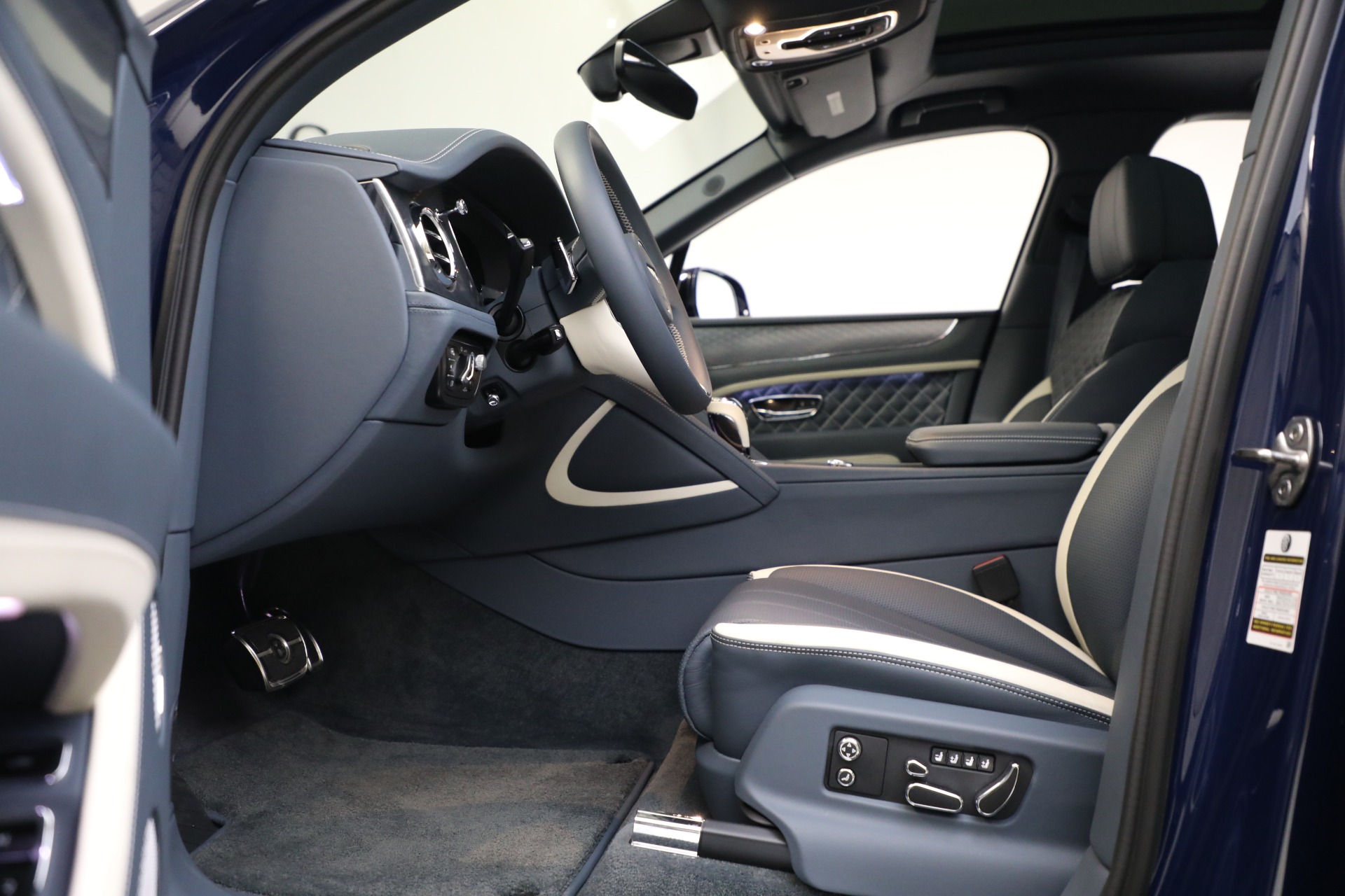 2023 Bentley Bentayga Speed photo 19