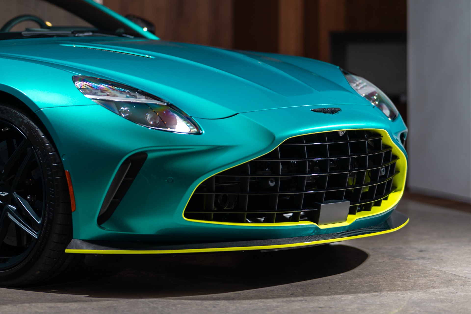 New 2025 Aston Martin Vantage For Sale () Miller Motorcars Stock 