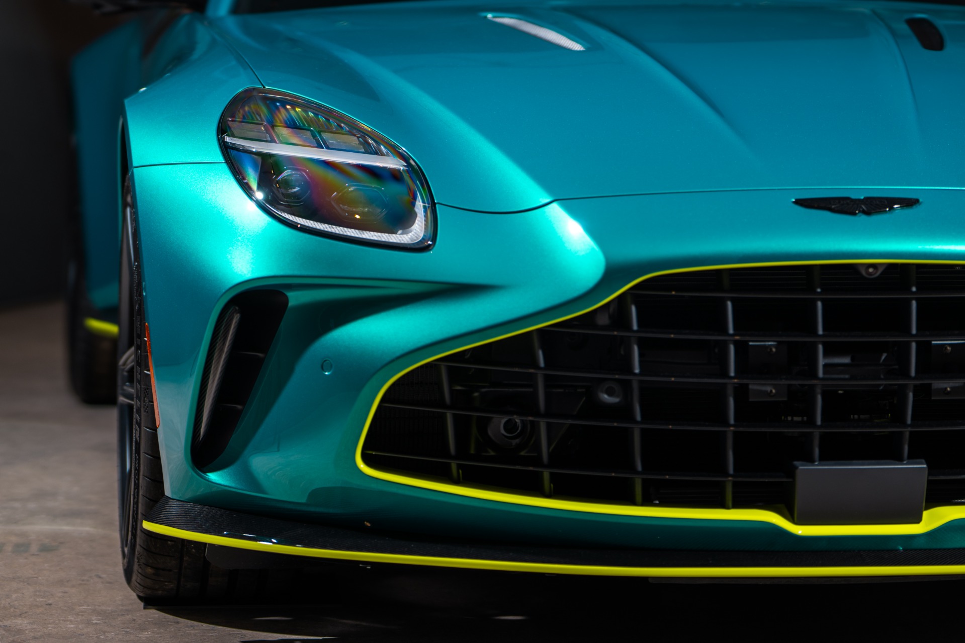 New 2025 Aston Martin Vantage For Sale () Miller Motorcars Stock 