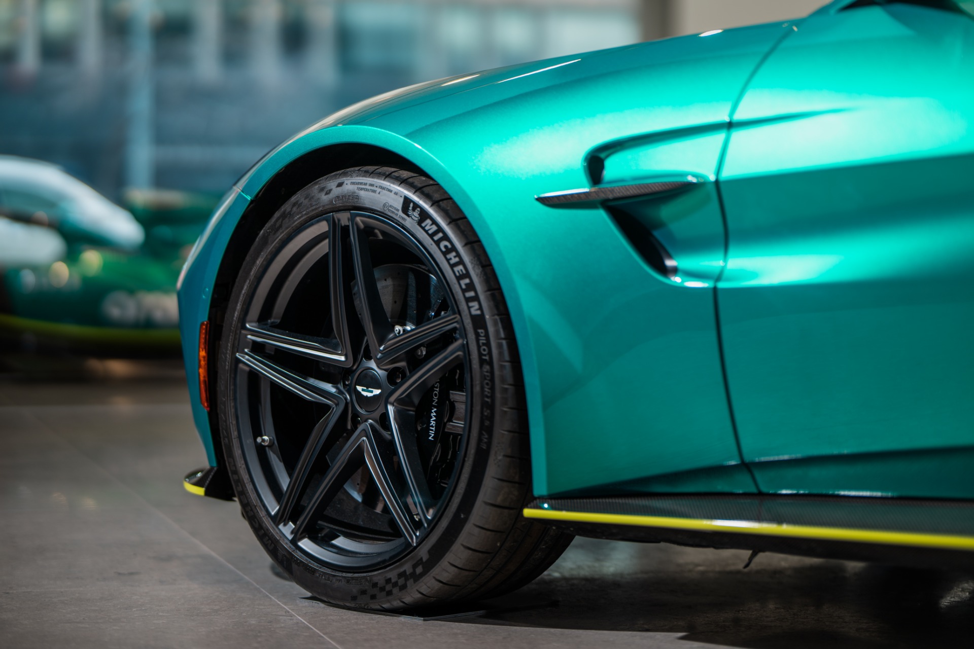 New 2025 Aston Martin Vantage For Sale () Miller Motorcars Stock 
