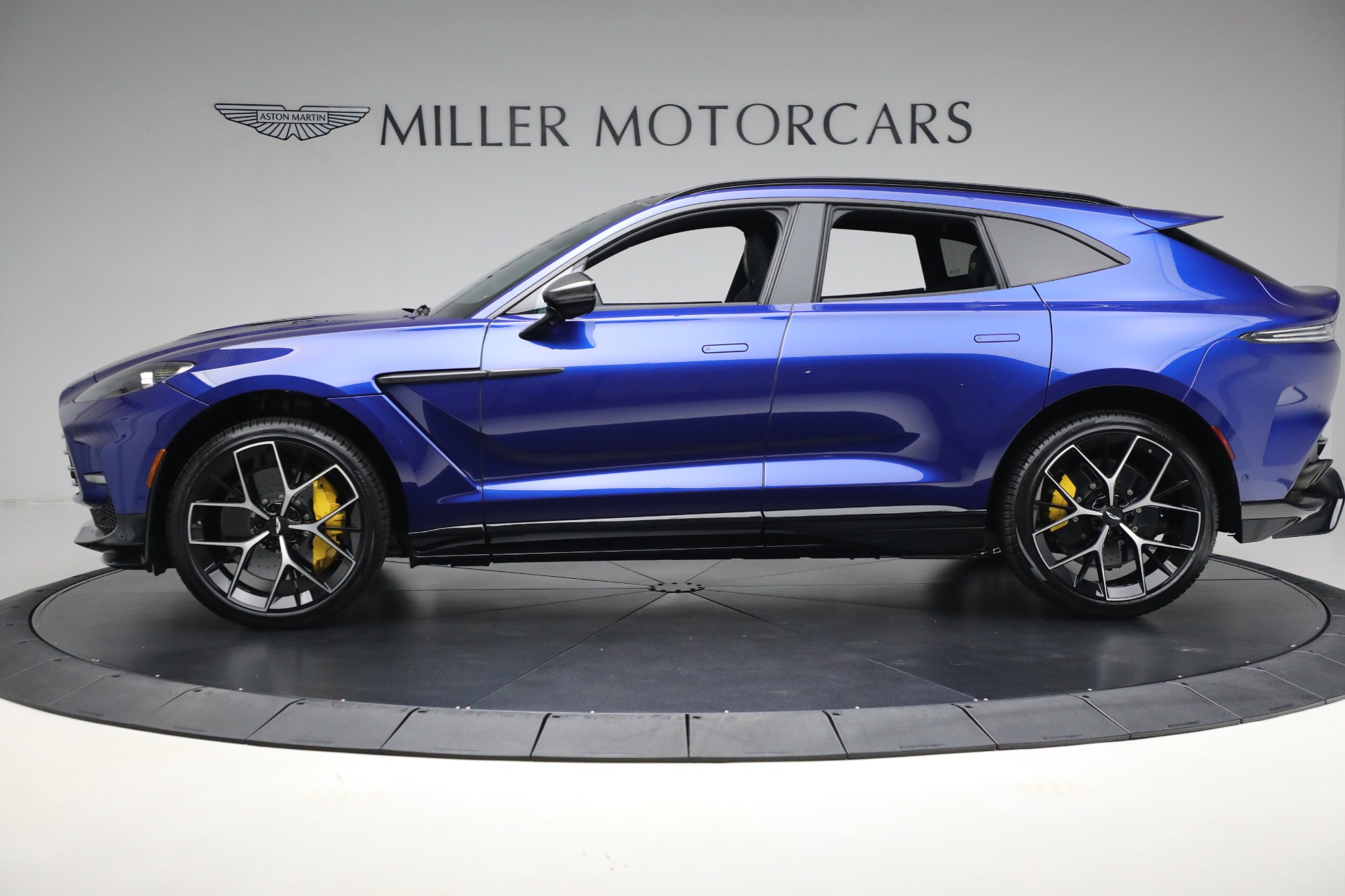 2025 Aston Martin DBX AM8 DBX707 photo 2