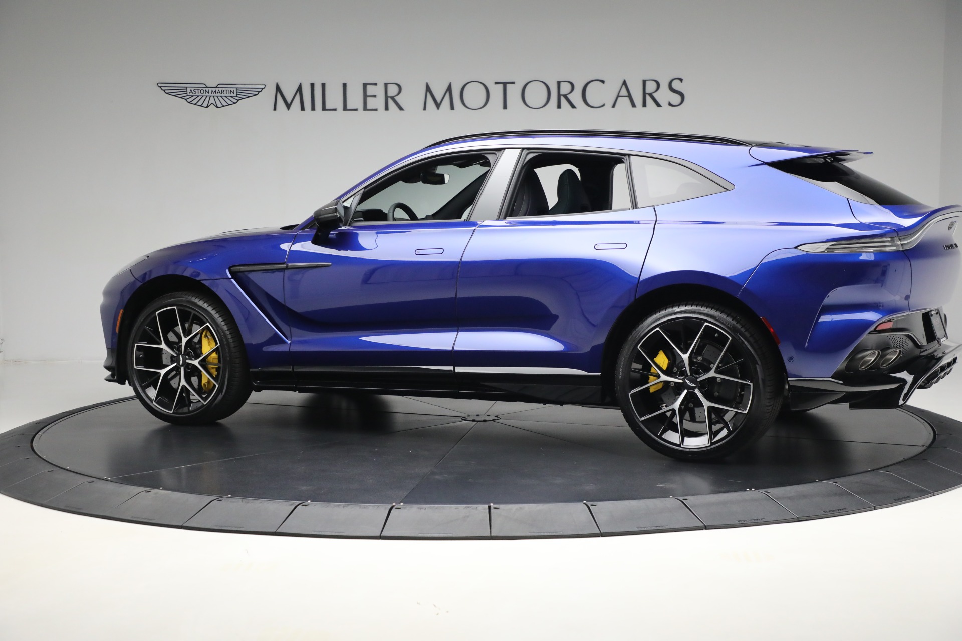 2025 Aston Martin DBX AM8 DBX707 photo 3