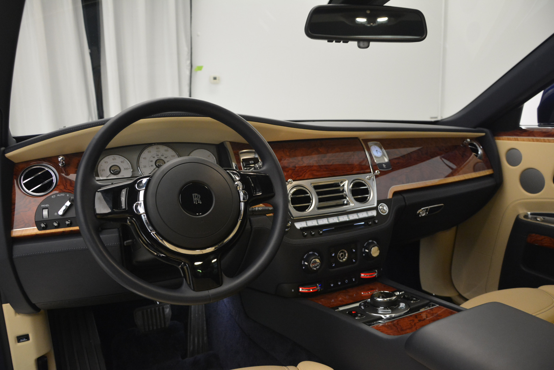 Rolls Royce Ghost салон подсветка