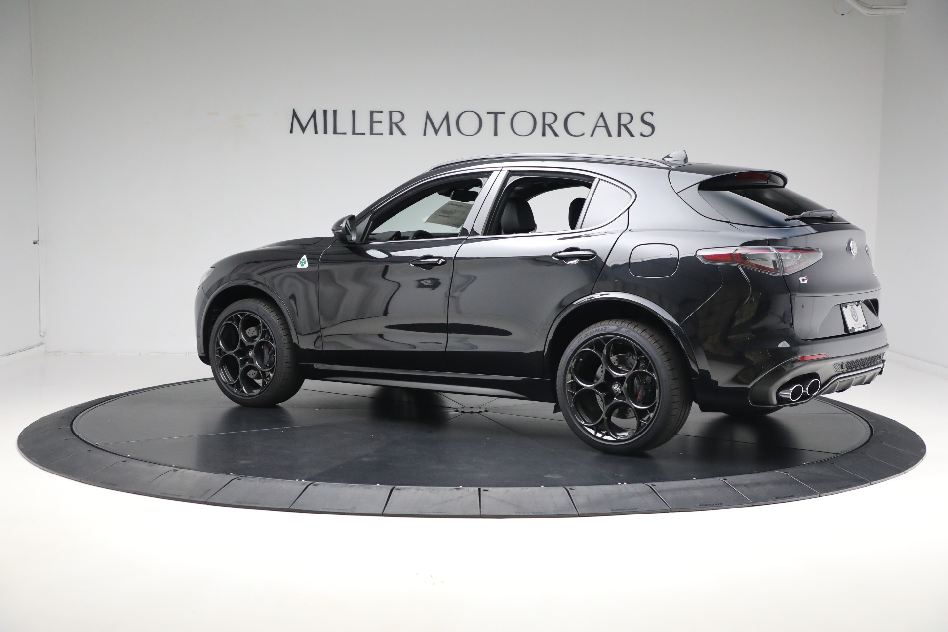 2024 Alfa Romeo Stelvio Quadrifoglio photo 11