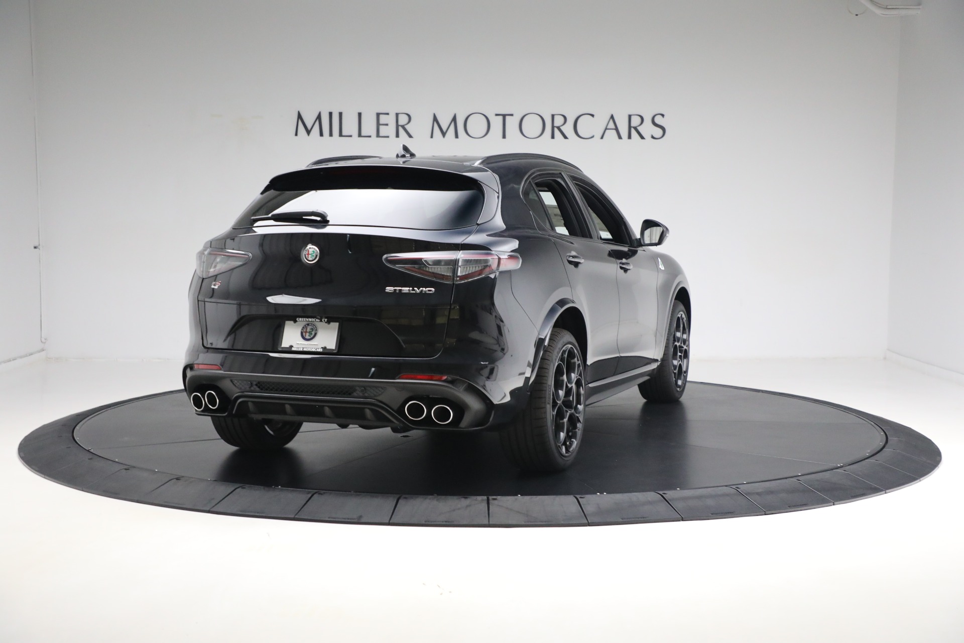 2024 Alfa Romeo Stelvio Quadrifoglio photo 17