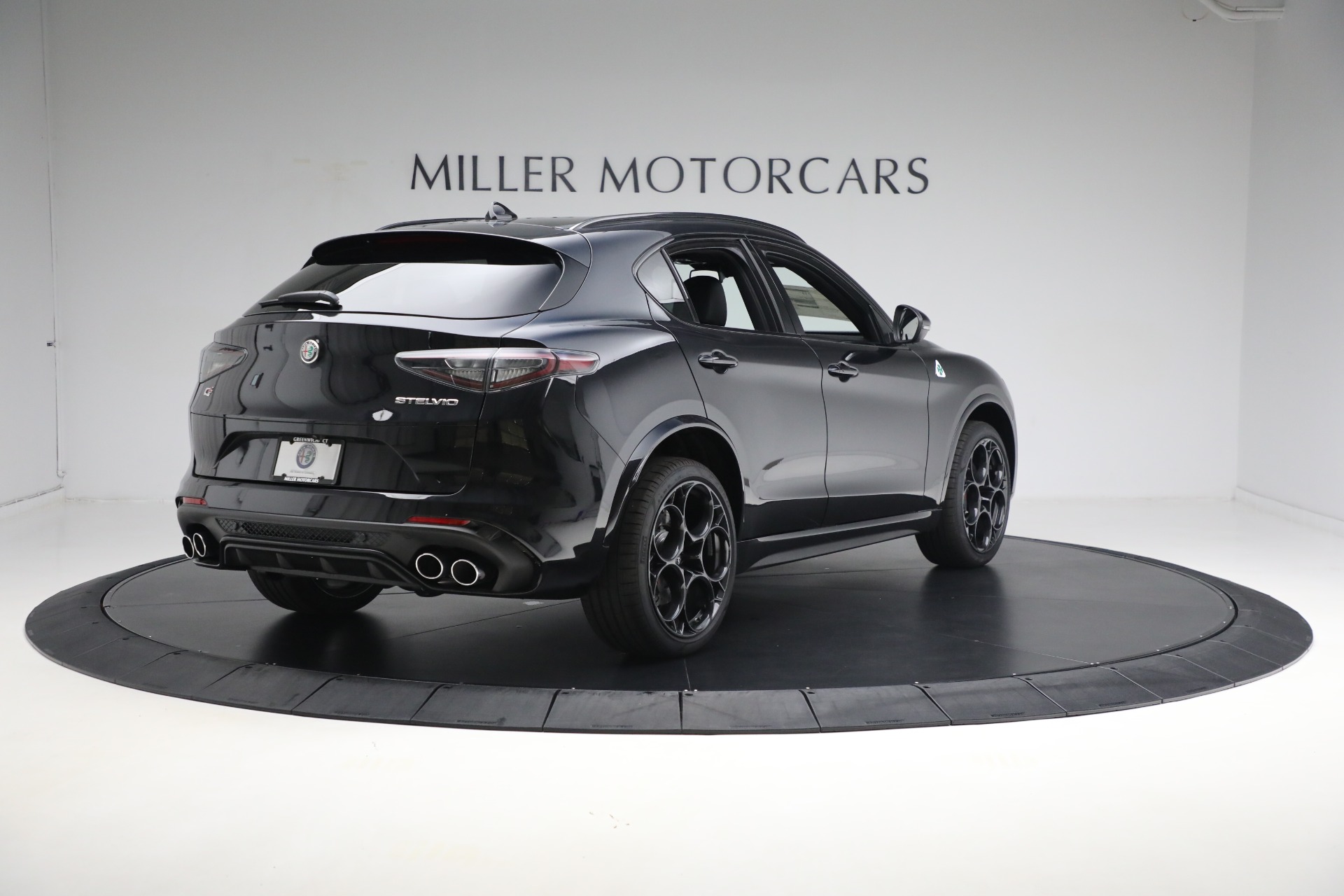 2024 Alfa Romeo Stelvio Quadrifoglio photo 18