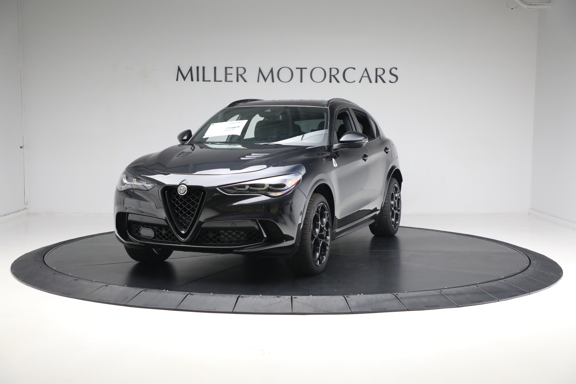 2024 Alfa Romeo Stelvio Quadrifoglio photo 3