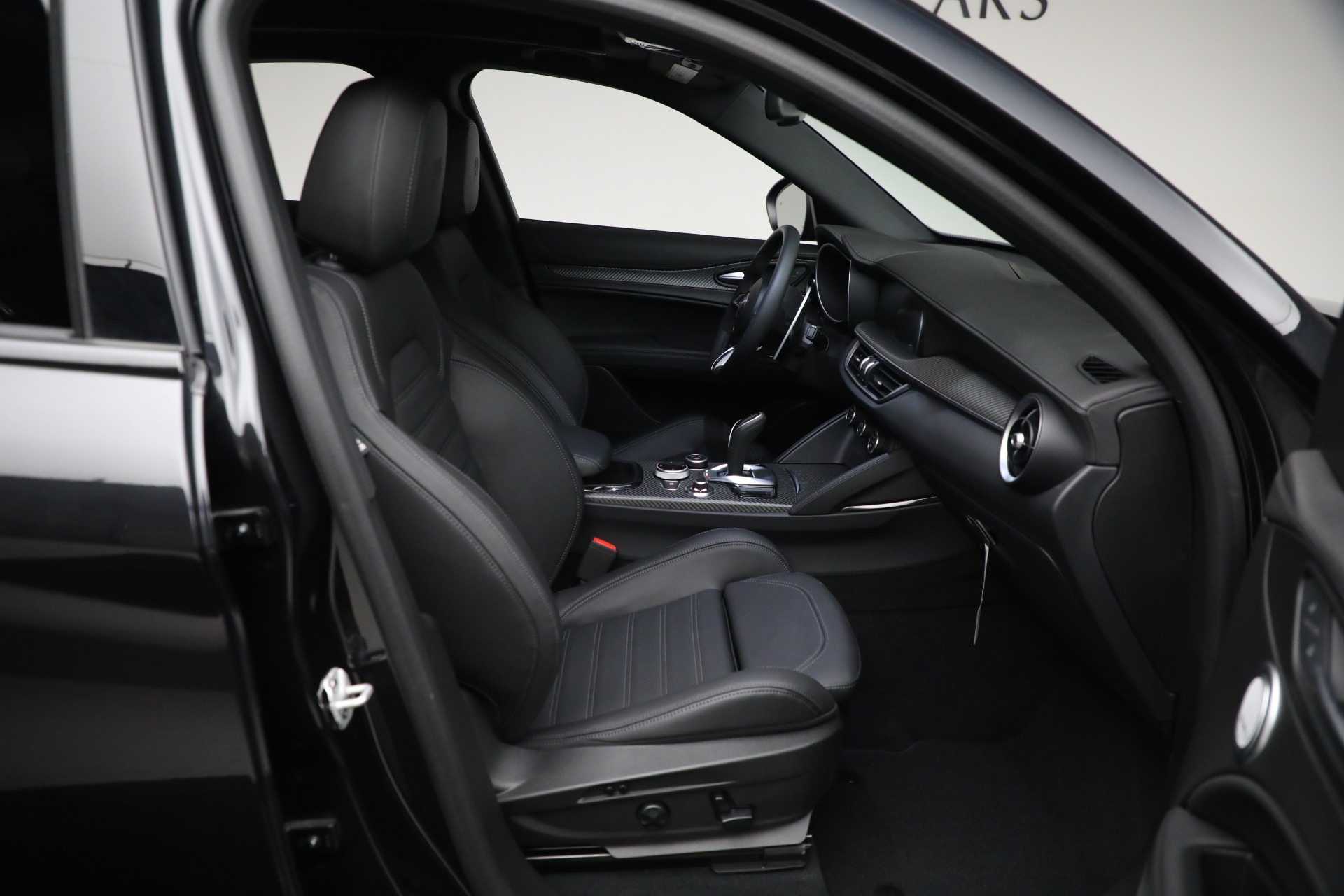 2024 Alfa Romeo Stelvio Quadrifoglio photo 32