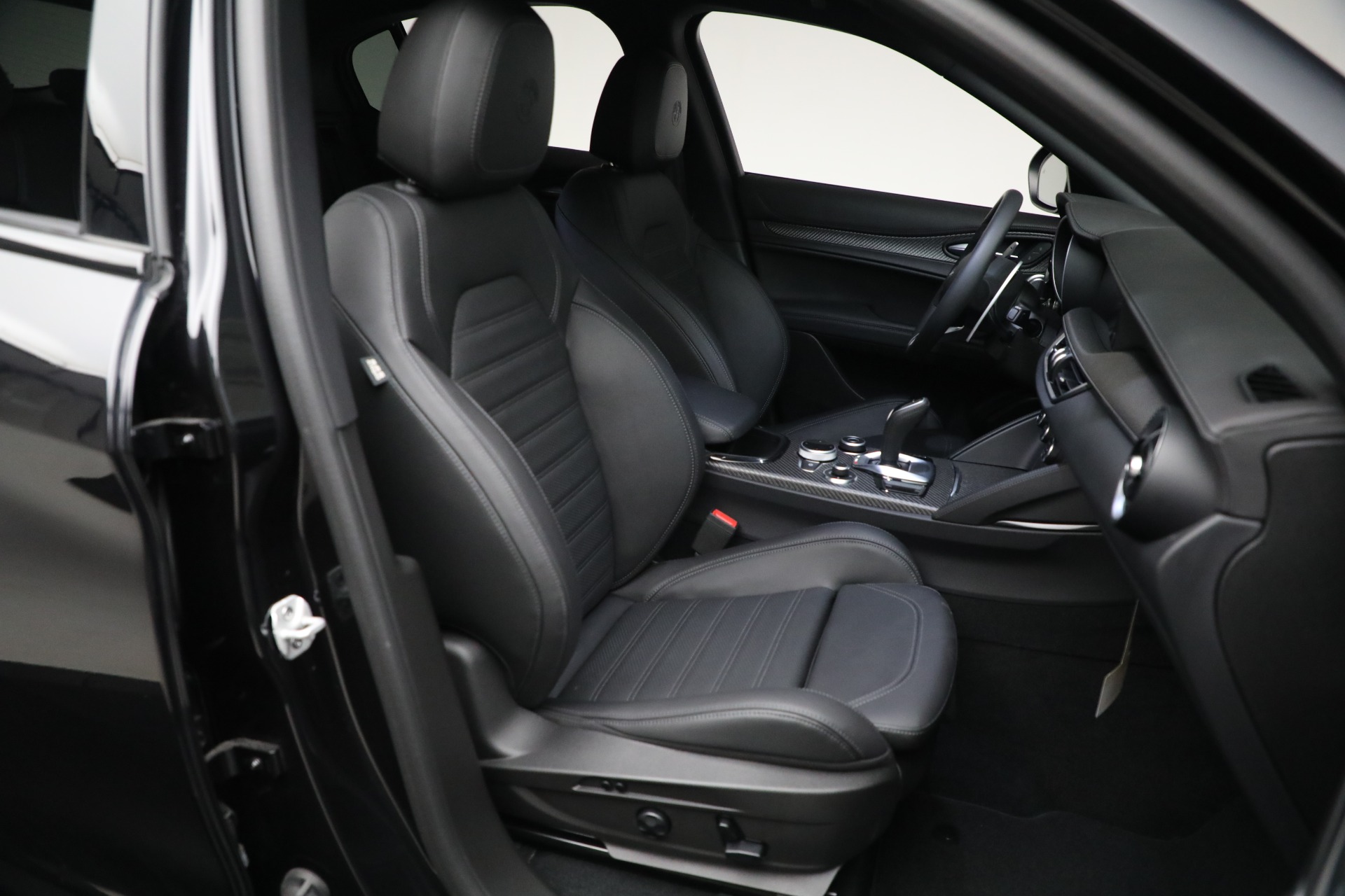 2024 Alfa Romeo Stelvio Quadrifoglio photo 34