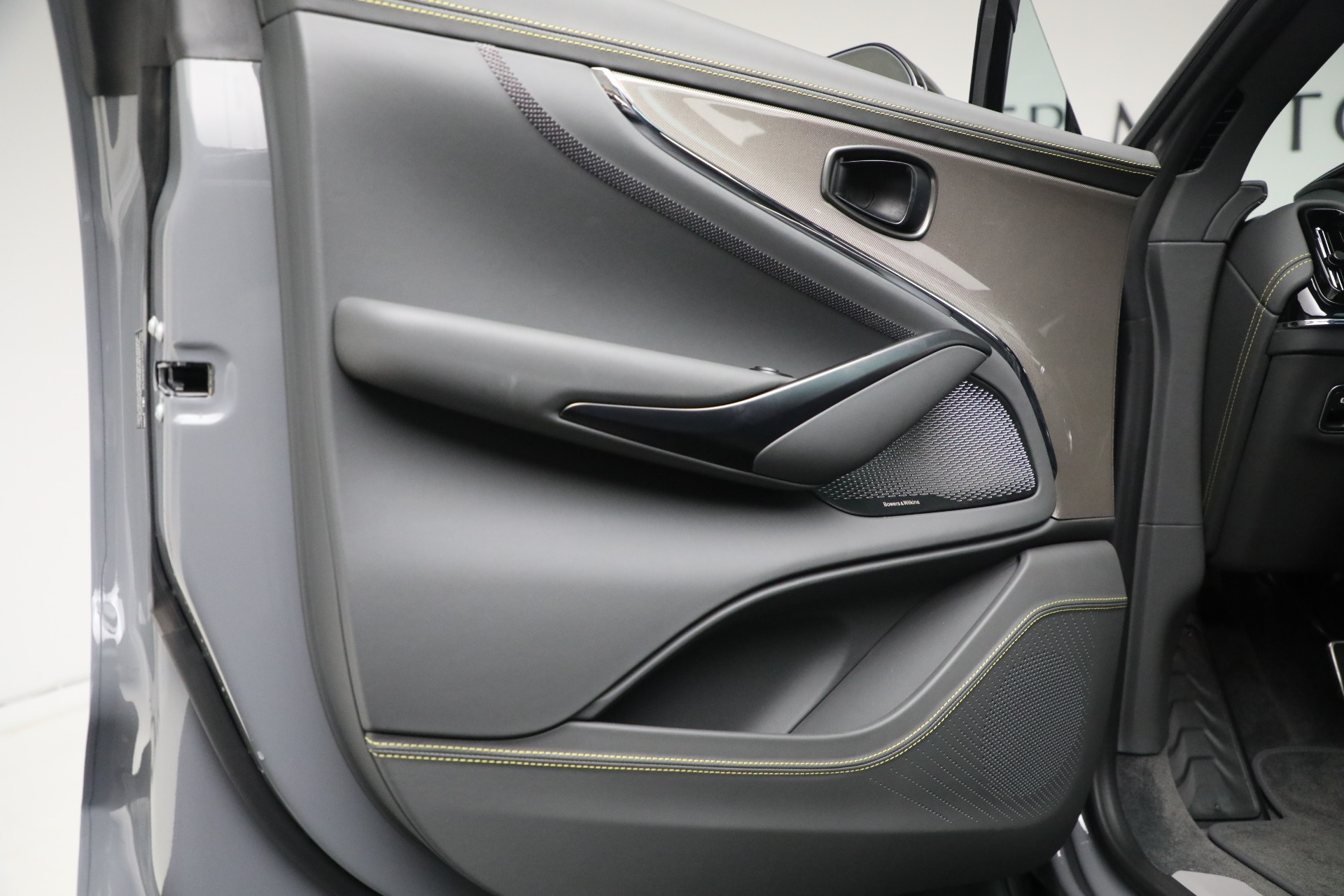 2025 Aston Martin DBX AM8 DBX707 photo 13